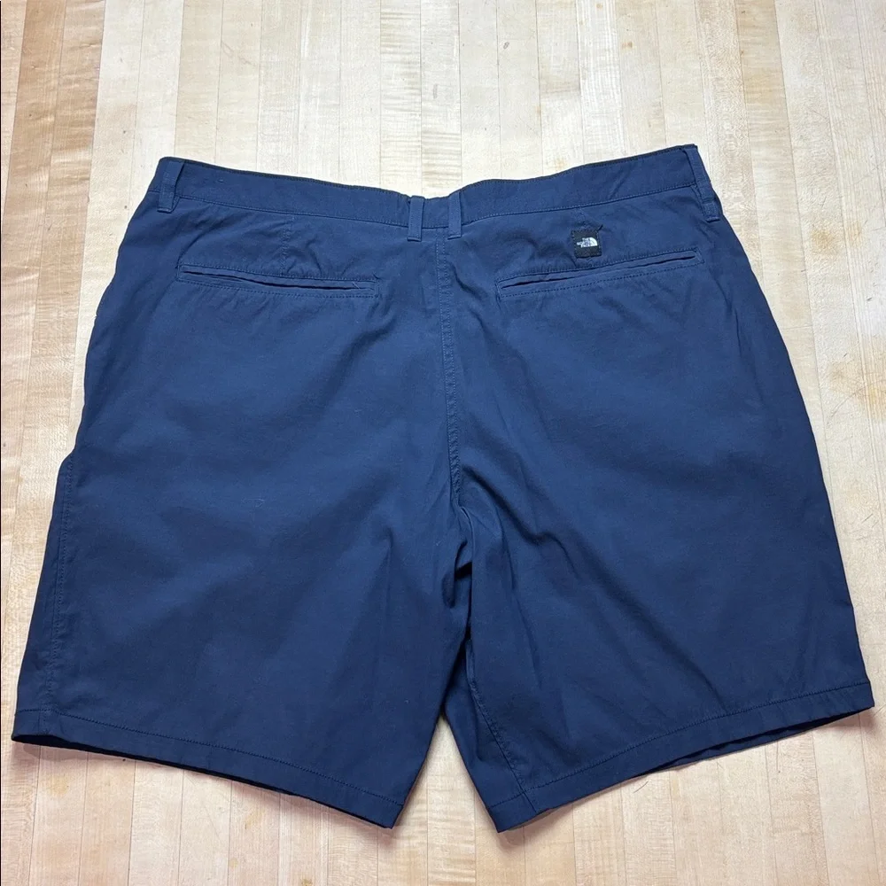 The North‎ Face Shorts Men's Size 40 Blue Active Outdoor Hiking